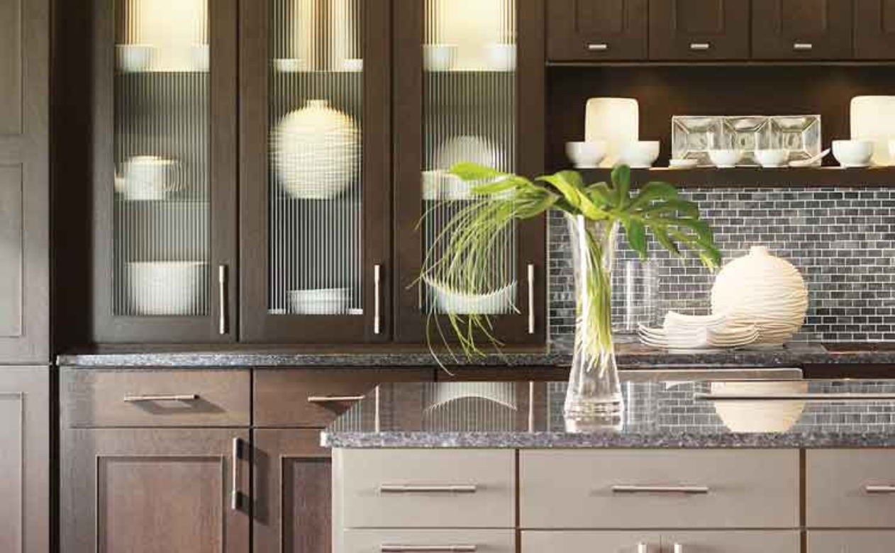 Simple tile Backsplash in kitchen to bring classic look and elevate the kitchen counters.